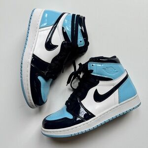 Women's Nike Air Jordan 1 Retro High OG 'Blue Chill' White Obsidian Sneakers 8